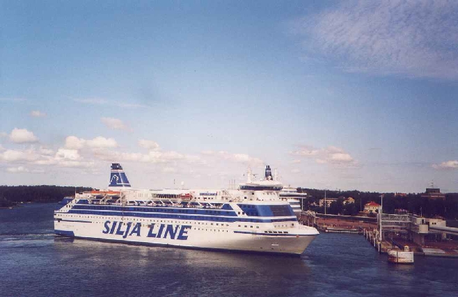 Traghetto in partenza da Mariehamn